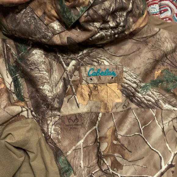 Cabelas OutfitHer Camo Hooded jacket - Picture 9 of 11